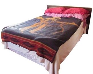 Full-Size Bed / Head Board