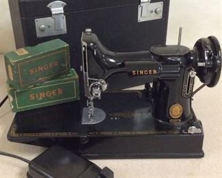 Singer Featherweight Model 221 Sewing Machine With Attachments & Accessories