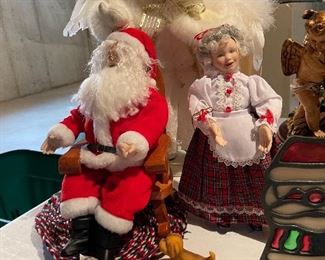 32. Table contents of Christmas items $95 all