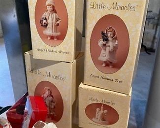 33. Table contents of Christmas items including ceramic gingerbread dishes, carolers and more $65 all