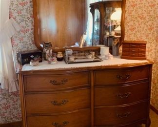 Bassett Furniture Full Size Bedroom Set, Bed, Tall Chest of Drawers and Dresser with Mirror (P322)