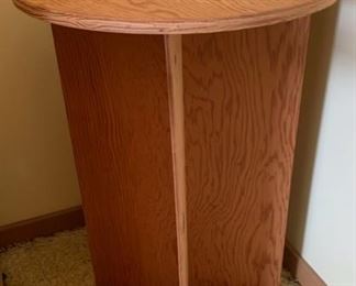 CLEARANCE!  $3.00 NOW, WAS $10.00.................Round Table, comes with purple circular tablecloth (P403)