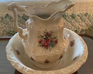 CLEARANCE!  $6.00 NOW, WAS $25.00..............Pitcher and Bowl Set Marked VB Athena (P414)