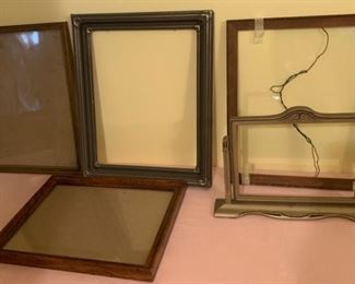 CLEARANCE  !  $4.00 NOW, WAS $15.00...................Vintage Frames (P596)