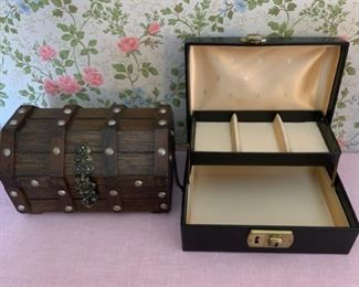 CLEARANCE  !  $6.00 NOW, WAS $20.00...............Jewelry Boxes (P728)