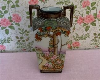 $25.00...............Lovely Nippon Vase 7" tall (P732)
