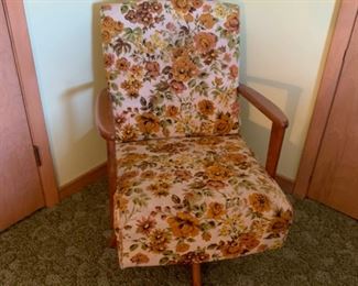 $40.00...............Retro Chair (P874)