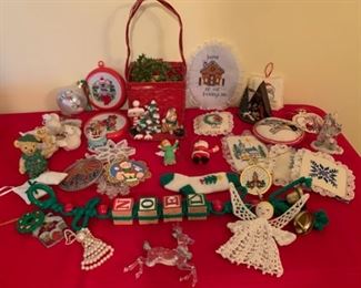 CLEARANCE!  $3.00 NOW, WAS $12.00..................Christmas Ornaments (P924)