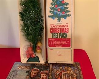 HALF OFF !  $5.00 NOW, WAS $10.00..............Christmas Decor (P928)