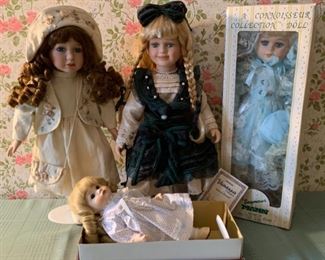 HALF OFF !  $12.50 NOW, WAS $25.00............Dolls (P942)
