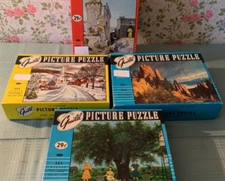 HALF OFF !  $8.00 NOW, WAS $16.00.............Vintage Puzzles (P948)