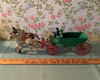 CLEARANCE  !  $75.00 NOW, WAS $250.00................Kenton Cast Iron Horse Drawn Sand & Gravel Wagon - Mint (P950)