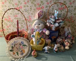 CLEARANCE  !  $3.00 NOW, WAS $12.00..............Easter Decor (P958)