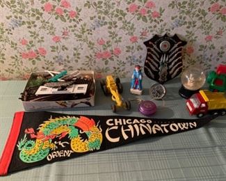 CLEARANCE  !  $4.00 NOW, WAS $16.00......................Toys, banner, yo yo and more (P965)
