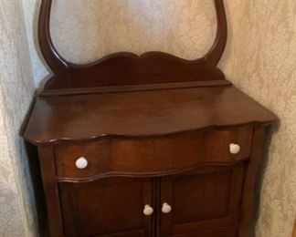 CLEARANCE  !  $30.00 NOW, WAS $100.00...............Wash Stand 32" x 18", 48" tall (P1000)