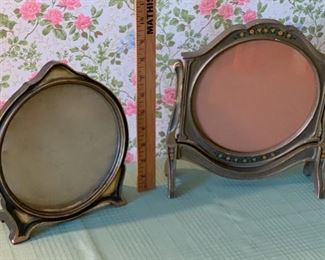 $25.00.....................Nice Vintage Round Frames (P1012)