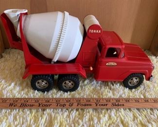 HALF OFF !  $62.50 NOW, WAS $125.00....................1950's Tonka Cement Mixer Truck excellent condition (P1027)