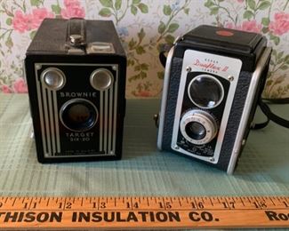 HALF OFF !  $20.00 NOW, WAS $40.00..................Brownie and Duaflex II Cameras (P1040)