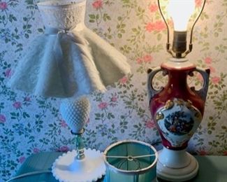 CLEARANCE  !  $4.00 NOW, WAS $14.00.................2 Lamps and extra shade (P1051)