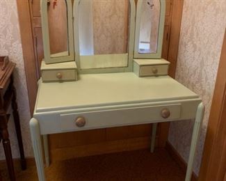 CLEARANCE !  $45.00 NOW, WAS $125.00......................Adorable Childs size Art Deco vanity, very good condition!  29" x 19", 45" tall (P1077)