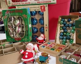 237Vtg Christmas Balls