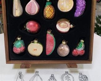 278Thomas Pacconi Ornament Set