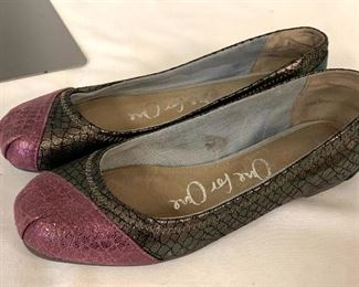 "One for One" Flats by TOM- size 8.5 and very gently used.