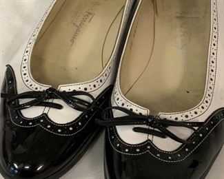 Vintage Salvadore Ferragamo Flats - Size 8.5B. In good used condition. 