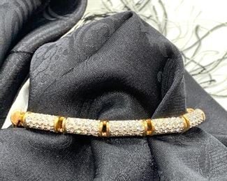 Sparkly! Very nice bracelet by Swarovski. Sparkle this holiday season with the fun piece of jewelry. About 7.25" long. 