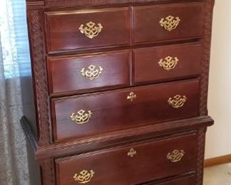 Vaughan Bassett Five Drawer Chest