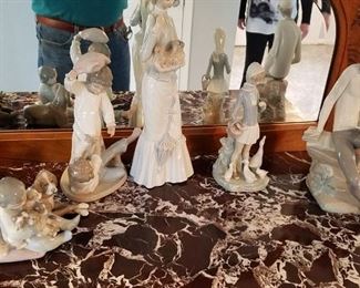 VARIETY OF LLADRO FIGURINES