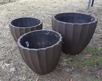 GENUINE Resin Yard Planters, not that FAKE resin other folks are pawnin' off....