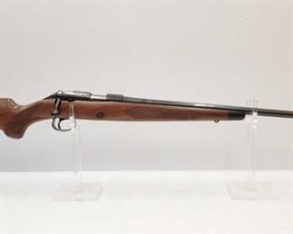710	

Browning 52 Sporter .22LR Bolt Action Rifle
Serial Number: 04795NZ496 Barrel Length:24"
