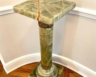 $500. Green marble pedestal. Excellent condition! Perfect for displaying a piece of sculpture. 37HX12W. 