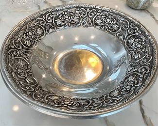 $68 Milton Armetale Round Bowl NM & Merry size large