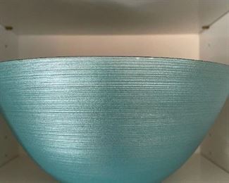 LOT 6707 Two (2) Art glass bowl $50 each
