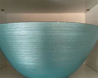 LOT 6707 Art glass bowl $50 
