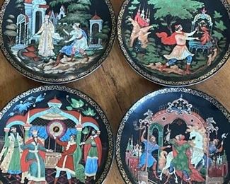 LOT 6735 Hand painted plates $20 for set  
