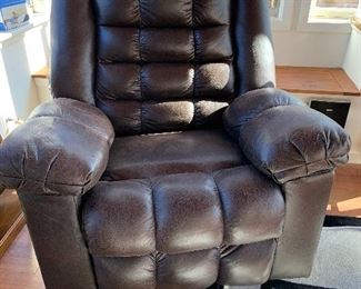 Oversize Power Recliner