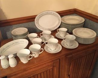 Beautiful Noritake China would be lovely for Christmas dinner!