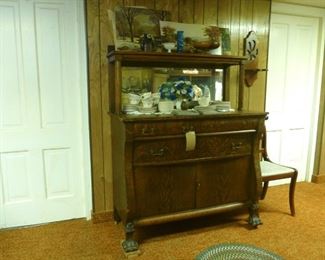 Gorgeous Tiger Oak Buffet  with original hardware.  Castors are included.