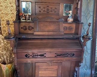 Eastlake pump organ