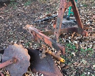 #0) $3000 - Ford 1600 Diesel Farm Tractor. Model A1012T Serial #U111288. 2WD, 23 HP, 540 Rear PTO 3Pt Hitch, Sold with a 60 inch blade with Hydrolic Lift. Sold with a plow attachment. Six forward gears, 2 reverse gears, Rear auxiliary hydraulic. Runs well.