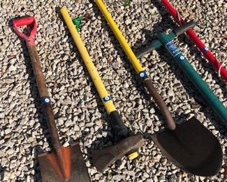 #6) $30 - Lot of 5 items including a steel shovel, a maul tool, a ProPlugger tool, an extendable manual tree lopper/pruner saw, and a 4-foot scoop shovel