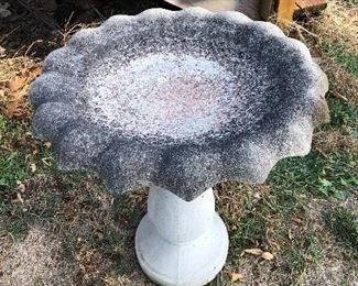 #42) $25 - Concrete bird bath