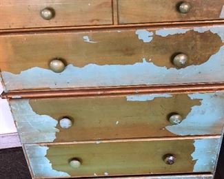 #84) $15 - Old Chest of Drawers.