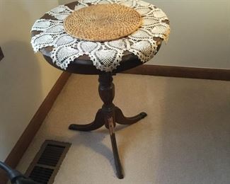 . . . a Duncan Pfyfe style lamp table