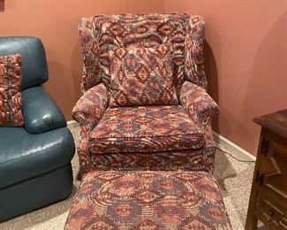 Print wind arm chair with ottoman 225