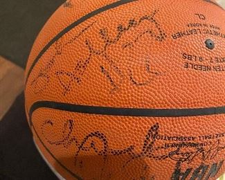 Signed pistons basket ball 500
