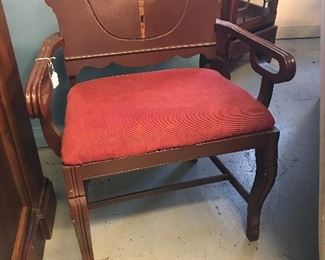 Nice little 1940's chair.